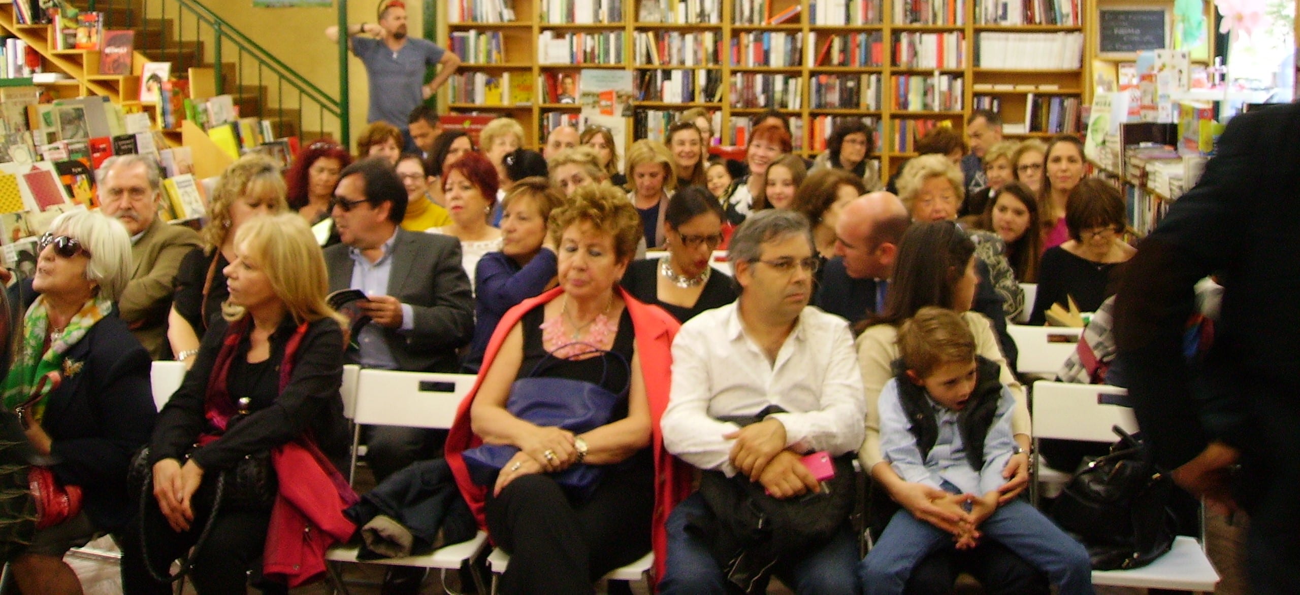 Público asistente a la presentación de Editorial Amarante