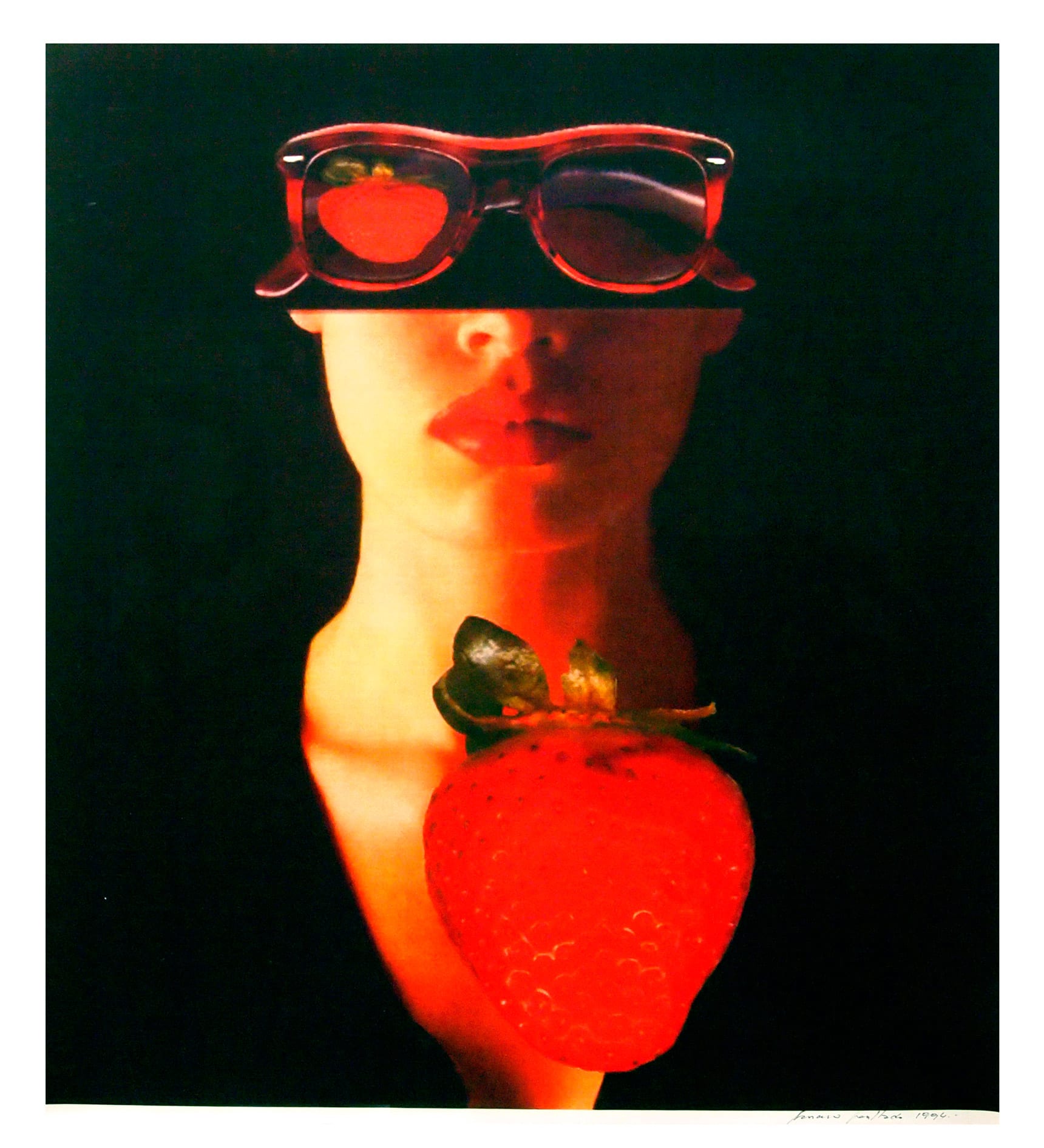 "Mujer con Frutilla" obra perteneciente al fotógrafo Francisco Javier Tenllado