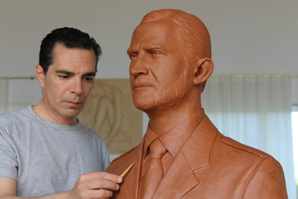 Salvador Amaya: El escultor del coraje y la dignidad